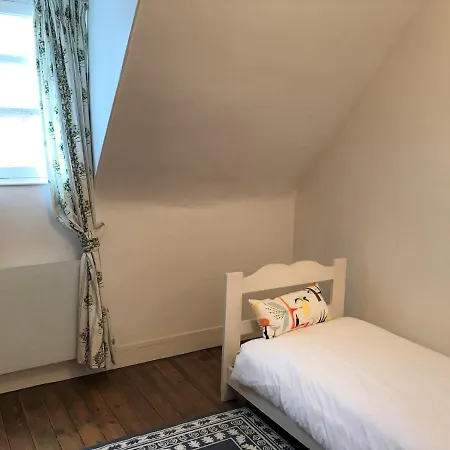 Maison De Famille